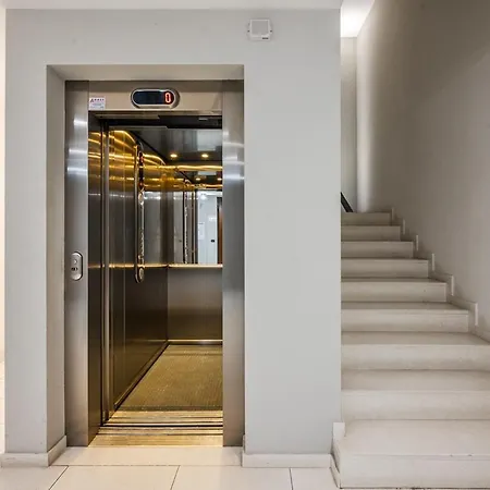 Station - Elegante Con Garage Modena