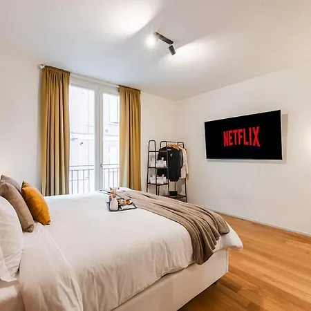 Appartamento Station - Elegante Con Garage Modena