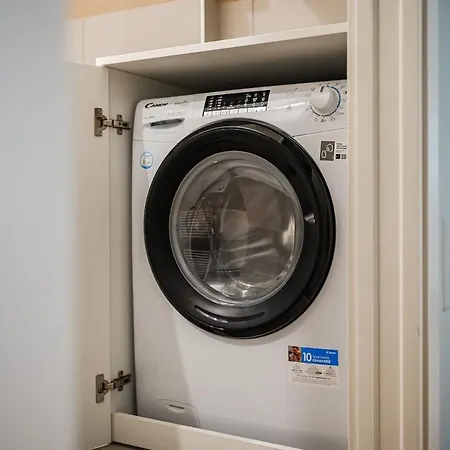 Station - Elegante Con Garage *