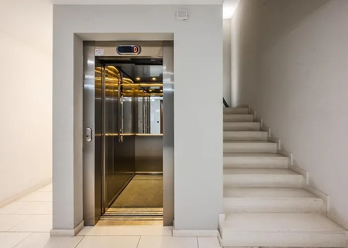 Station - Elegante Con Garage Modena